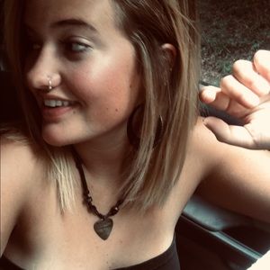 Meet your Posher, Ellie